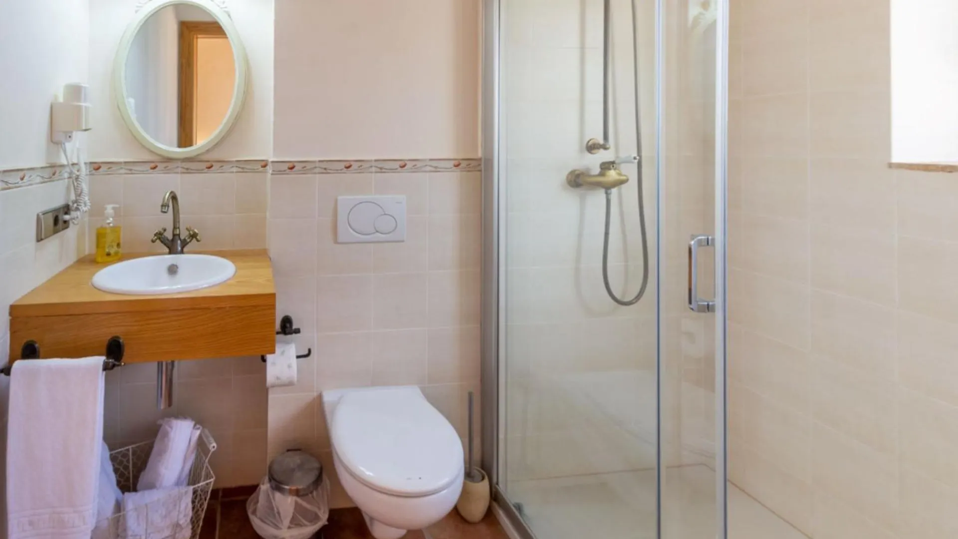 Country house Casa Rural Can Ginesta Sant Feliu de Boada Spain
